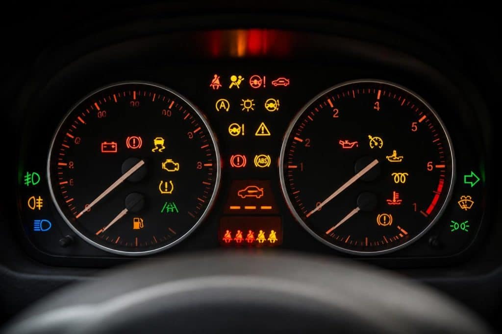 découvrez la liste complète des voyants de la bmw série 3 e90 et apprenez leur signification pour mieux comprendre et entretenir votre véhicule.